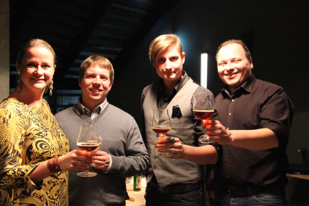 vlnr Alexandra (Bierg'schichtln), Gerald (Schwarzbräu), Alex (Bierg'schichtln) und Mike (Brauwerk)